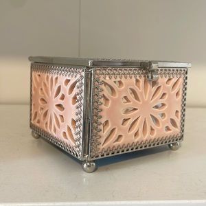 Pink Mirror designed jewelry box